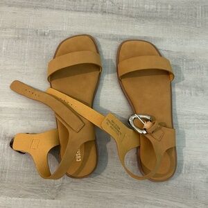 Cushionaire Women's Studded One Band Sandals Size 7